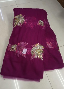 Tela de malla de encaje de lujo con lentejuelas bordadas y cuentas, recubierta de PE, para vestidos de noche y novia de mujer. - Product Image 5