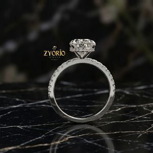 Anillo de Compromiso Solitario de Oro de 18K con Corte Ovalado, Anillo de Boda con Banda Pavé de Lujo, Joyería Nupcial Elegante - Product Image 3