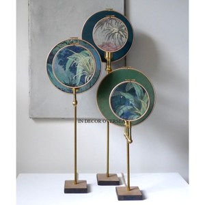 Ensemble de 3 créations artistiques bohèmes en laiton, sur pied, pour décoration de table de salon, au design attrayant, faites à la main, sur le thème des plantes circulaires - Product Image 1