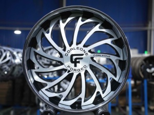 Jantes forgées sur mesure Corleone 23/24/26/28/30 pouces, 5 branches chromées, finition personnalisable pour 5, <span class=keywords><strong>6</strong></span> ou 8 trous - Product Image 1