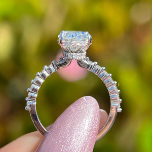 Anillo de Diamante Cultivado en Laboratorio de Corte Ovalado de 2.40 Quilates, Oro Blanco de 14k con Baño de Rodio, Clásico para Compromiso y Boda, Gran Venta - Product Image 4