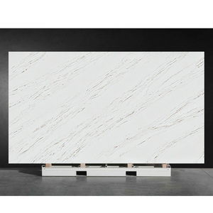 NV904 Brillant Abordable Respectueux de l'environnement Ingénierie résidentielle Townhomes Gold Vein Artificial Quartz Stone Cuisine Plan de travail Dalle - Product Image 1