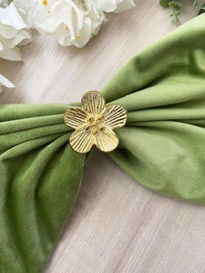 Anneau de serviette en métal doré en forme de fleur, pour serviettes en tissu ou en papier, décoration de table pour hôtel, club, mariage, cadeau de Noël, décoration festive - Product Image 3