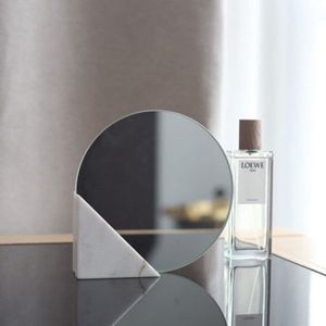 Miroir de beauté moderne, accessoire de table de luxe, miroir au design élégant, miroir de vanité de haute qualité, miroir décoratif avec base en marbre - Product Image 1
