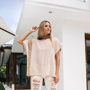 Haut Bohème Audacieux pour Femme en Coton Brut, T-shirt Oversize, Blouse Bohème, Chemise de Détente Bio, Tenue de Yoga et de Méditation - Product Image 1