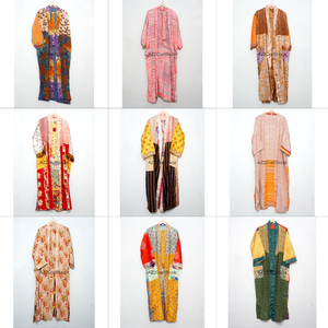 Robe kimono pour femme en soie 100% faite à la main, élégante, patchwork, manches trois quarts, longueur intégrale, col en V, fermeture à cordon, séchage rapide - Product Image 1