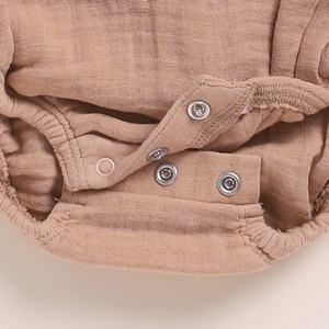 Mameluco de burbujas de muselina orgánica de calidad superior Paquete de 2 Cocoa Whisper y Latte Colors Ropa de bebé - Product Image 5