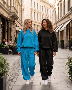 Ensemble de survêtement polaire d'hiver pour femme avec logo personnalisé, comprenant un sweat à capuche oversize et un pantalon de jogging à jambes larges, ensemble de survêtement contrastant pour femme - Product Image 4