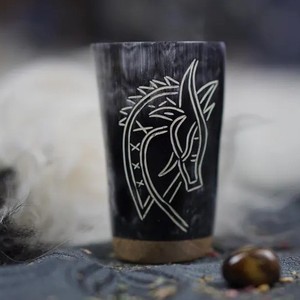 FAIZA CRAFT Artisanat Verre en corne courte 100% couleur naturelle sculpté à la main taille personnalisée Verre à boire Viking en corne pour la maison - Product Image 1