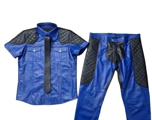 Ensemble uniforme pour homme en cuir véritable bleu avec panneaux matelassés, pantalon, chemise et cravate en cuir de mouton souple - Product Image 1