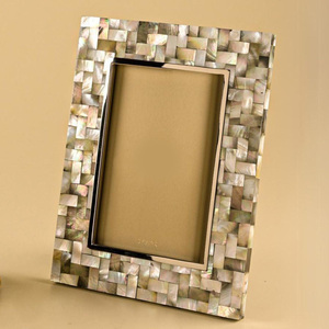 Handcraft mother of pearl inlay picture frame luxury shiny shell mosaic frames for family & wedding photos - Product Image 1
