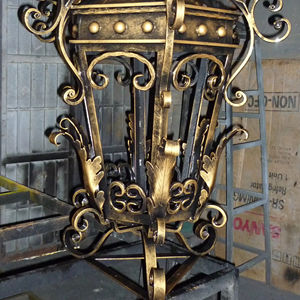 Aplique de Pared Gótico de Hierro Forjado Decorativo de Lujo con Iluminación Dramática para Dormitorio, Salón, Parque y Casas Modernas - Product Image 1