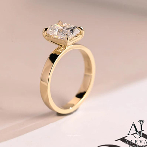 Bague en or jaune 14 carats avec diamant de laboratoire taille émeraude et moissanite, large alliance de fiançailles et de mariage pour femme - Product Image 5