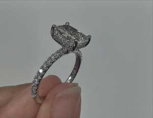 Anillos de compromiso de diamantes cultivados en laboratorio Radiant con halo oculto, anillos de boda con detalles redondos, joyería nupcial personalizada de oro macizo de 14k y 18k al por mayor - Product Image 5