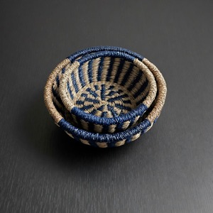 Juego de 2 Cestas de Seagrass Azul Marino Hechas a Mano, Cestas de Almacenamiento Ecológicas al por Mayor, Hechas en Vietnam - Product Image 1