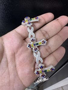 สร้อยข้อมือรูปกากบาทประดับเพชรโมอิสซาไนต์ทรงกลมเจียระไนแบบเหลี่ยมคมชัด VVS ตัวเรือนชุบทองบนเงินแท้ 925 สไตล์ฮิปฮอปสำหรับผู้หญิง - Product Image 3