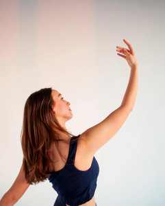 Sujetador deportivo sin costuras para yoga, gimnasio, entrenamiento, fitness, correr, con relleno y efecto push-up, ropa deportiva, sujetador de entrenamiento para mujer - Product Image 4