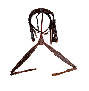 Ensemble de têtière et de peitorale western en cuir marron, best-seller, avec cristaux bleus et design clouté de conchos LLT - Product Image 1