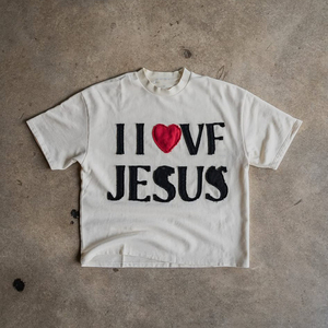 เสื้อสตรีทแวร์ทรงโอเวอร์ไซส์ แขนกลาง ตัดเย็บแบบครอป ทรงบ็อกซี่ ผ้าเทอร์รี่หนา 300 กรัม ผ้าฝ้าย 100%  ตกแต่งด้วยแพทช์  ทรงไหล่ตก  ล้างสีแบบแอซิด  ระบายอากาศได้ดี - Product Image 1