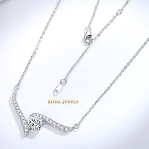 Collier pendentif en argent 925 avec moissanite, taille brillant rond, chaîne à maillons plaquée rhodium pour femme, cadeau de mariage - Product Image 1