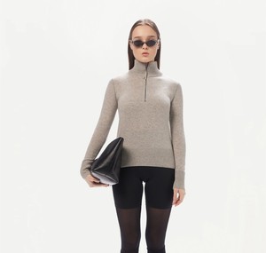 Pull en tricot fin pour femme, léger et lisse, à manches longues, col rond, style minimaliste décontracté, couleurs et tailles personnalisées - Product Image 3