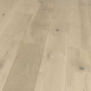Parquet en chêne massif moderne, finition lisse, ton gris clair, motif de grain de bois naturel - Product Image 1