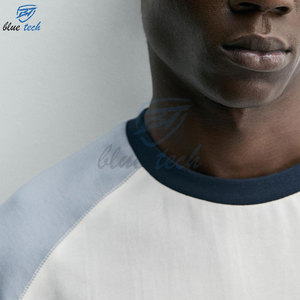 Camiseta de Algodón para Hombre Blue Tech, Manga Corta, Cuello Redondo, Ribete en Contraste, Estampado de Letras, Estilo Casual - Product Image 3