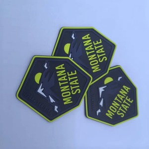 Nouvelles Écussons en Caoutchouc Personnalisés, Étiquettes en PVC Souple avec Logo Sur Mesure, Patchs en Caoutchouc à Coudre, Étiquettes en Silicone avec Fente de Couture, Étiquettes en Silicone - Product Image 4