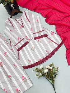 Ensemble indien pakistanais rayé à motifs floraux avec bordure en dentelle, Kurta à manches longues et pantalon Palazzo pour femme, en crêpe naturel, imprimé numérique - Product Image 6