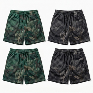 Pantalones cortos deportivos personalizados con estampado de galaxia cósmica y nebulosa de mármol agrietado para hombre, pantalones cortos de entrenamiento de baloncesto con sublimación - Product Image 5