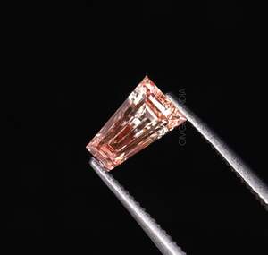 Diamantes de Laboratorio con Certificación IGI, Corte Baguette Cónico, Color Rosa Fantasía, Claridad VVS1, OM GEMS Premium, Los Más Vendidos - Product Image 5