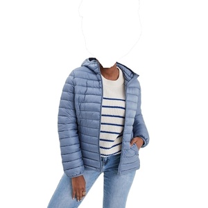 Chaqueta de Plumón Ligera Impermeable con Capucha para Mujer, Azul Grisáceo, Corte Ajustado, Abrigo Acolchado Cálido de Invierno, Ropa de Exterior Elegante y Moderna - Product Image 1