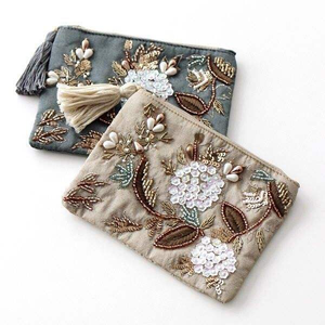 Porte-monnaie classique perlé avec couleurs mélangées et broderie - Product Image 2