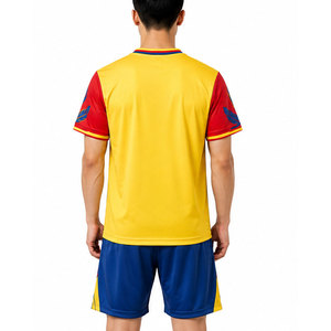 Uniforme de badminton haut de gamme en tissu à séchage rapide avec une coupe confortable pour les compétitions, l'entraînement et les performances sportives - Product Image 4