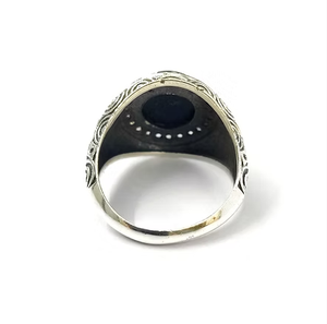 แหวนเงินแท้ 925 ประดับพลอยออนิกซ์สีดำทรงกลม (5.4 กรัม) ดีไซน์ทันสมัยไม่ซ้ำใคร เหมาะสำหรับทุกเพศทุกวัย สวมใส่ได้ทุกวัน - Product Image 4