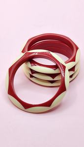 Bijoux en résine aux tendances modernes : Bracelets et breloques en résine pour femmes, accessoires de mode élégants, artisanat en résine stylé - Product Image 5