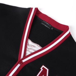 เสื้อเชิ้ตปักลายตัวอักษร Chenille แบบกระดุมสองแถว คอวี แขนยาว ผ้าฝ้าย 100% แห้งเร็ว ระบายอากาศได้ดี เหมาะสำหรับทั้งชายและหญิง - Product Image 4