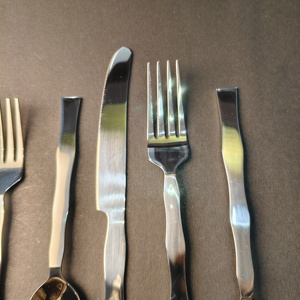 Juego de Cubiertos de Acero Inoxidable de 5 Piezas, Versátiles Sporks y Cucharas Híbridas con Mango Tradicional Acanalado en Forma de Abanico - Product Image 4