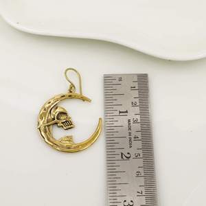 Pendientes de Aro con Colgante de Calavera Lunar en Latón Chapado en Oro, Joyería de Moda Cristiana Unisex, Regalo - Product Image 1