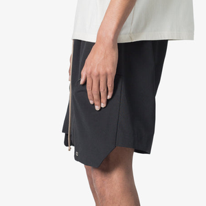 Shorts Negros para Hombre con Logotipo Frontal, Bolsillos con Cremallera, Cintura Elástica, Transpirables, 100% Algodón, Ecológicos y de Secado Rápido - Product Image 5