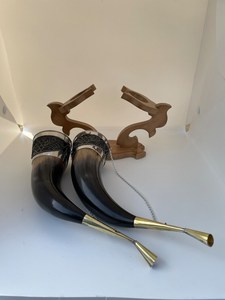Custom Molding Silver Pattern Viking Horn Beer Horn With Wooden Holding <b>Stand</b> For Bar Restaurant at Reasonable Price by UO INDIA - Product Image 4