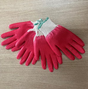 Gants tricotés résistants aux coupures en coton rouge enduit de latex, ambidextres, à manchette extensible, pour le nettoyage domestique et la protection - Product Image 6