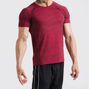 Vente en gros de t-shirts de sport pour hommes à logo personnalisé, à séchage rapide, compressifs, pour la salle de sport, la remise en forme, 100% coton, anti-UV - Product Image 3