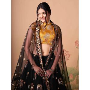 Elegante Lehenga Choli Negro Bordado en Tela de Red para Tallas Grandes, Ideal para Eventos - Product Image 4