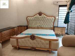 Juego de Dormitorio Europeo de Madera Maciza Tallada a Mano, Cama King Size con Tapicería de Cuero, Muebles de Dormitorio Clásicos y Elegantes para Casa, Dormitorio o Villa - Product Image 3