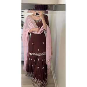 Beau haut brodé pour femmes et ensemble Dupatta pour les fêtes - Product Image 4