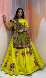 Lehenga Choli de satén de seda amarillo brillante con bordados y apliques, y dupatta de organza con trabajo de espejos, festivo. - Product Image 4