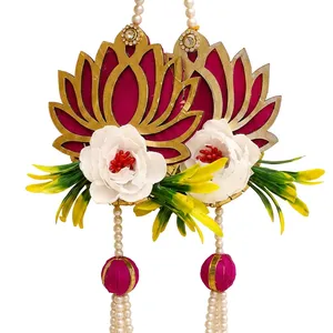 Décoration murale traditionnelle en forme de lotus rose avec des pompons en perles et un motif floral pour la décoration de mariage - Product Image 3