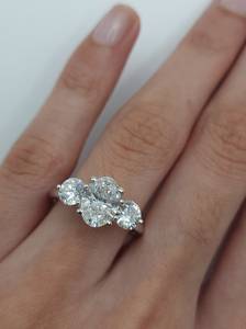 Bague de fiançailles avec diamant de laboratoire ovale de 2,55 carats, diamants blancs |   Or massif 18 carats |   Bague de mariage de luxe certifiée IGI - Product Image 2