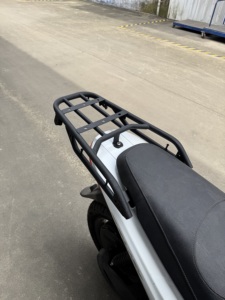 Porte-bagages robuste pour moto M Biker VinFast Feliz, accessoires de moto, design 2 pour support de bagages arrière - Product Image 2